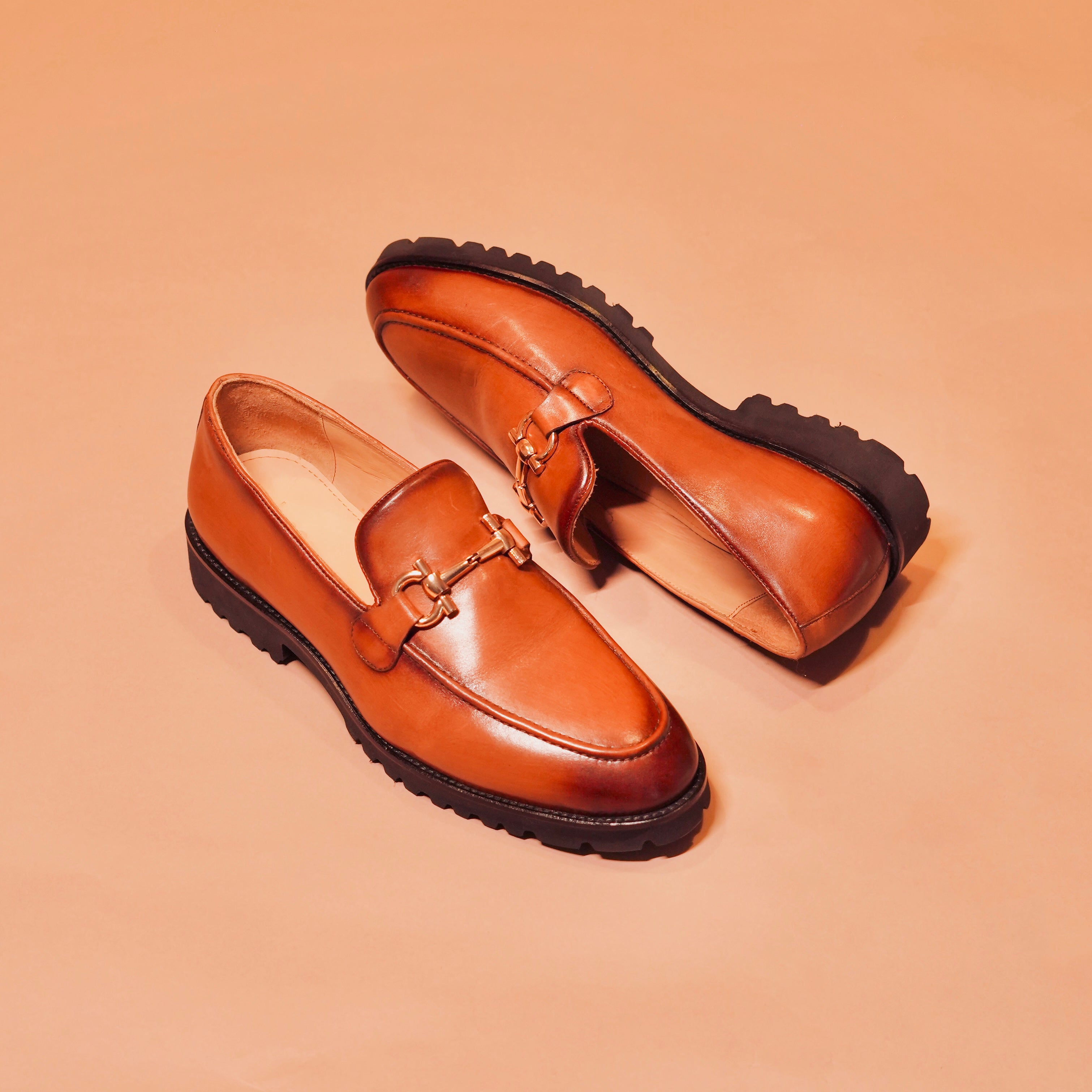 Top view of Moccasino Bruno highlighting the two-tone leather